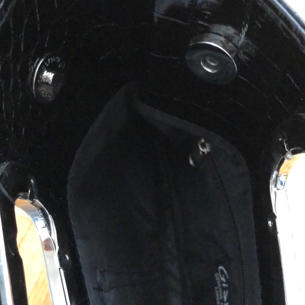 Beautiful Handbag - Picture 7 of 7